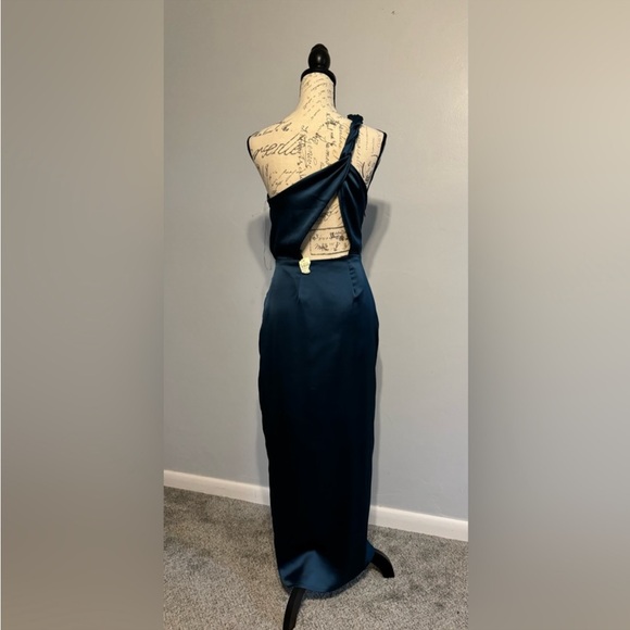 🆕 FORE SPECIAL OCCASION DRESS - Picture 2 of 11